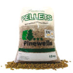77 sacos de 15 kg de pellets Pinewells sobre palete.